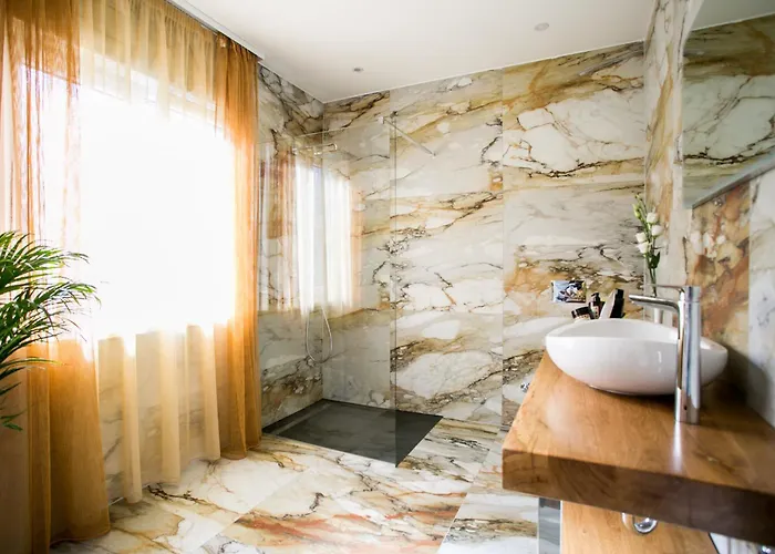 Kasa 1 Bed and Breakfast