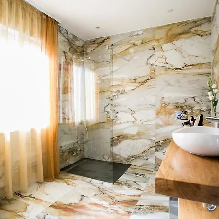 Kasa 1 Bed & Breakfast