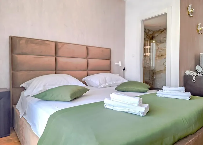 Kasa 1 Bed & Breakfast 4*